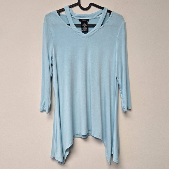 Premise Cold Shoulder SharkBite Hem Top Aqua S - Picture 1 of 4
